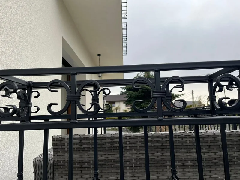 Detal ozdobnej balustrady balkonowej